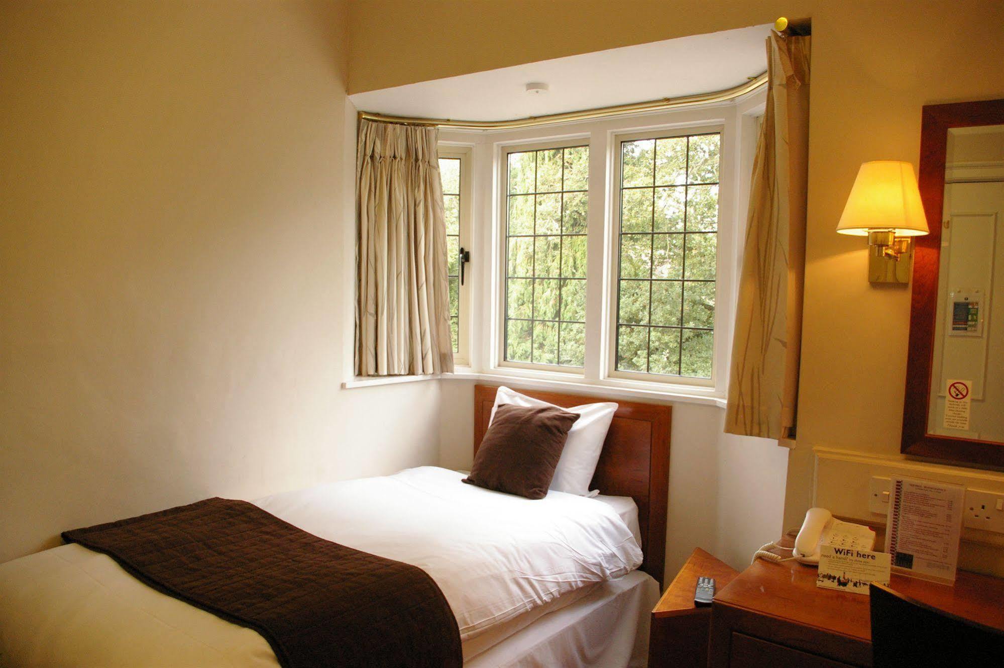 Farnham House Hotel Ngoại thất bức ảnh